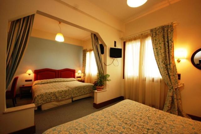 Hotel Elvetia كاربينيسي الغرفة الصورة