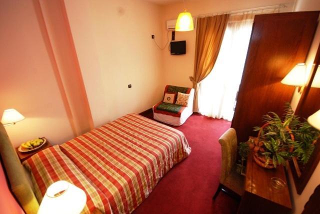 Hotel Elvetia كاربينيسي الغرفة الصورة